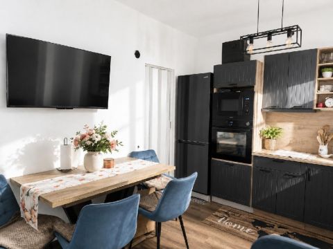 Eladó Lakás 8400 Ajka , 8400 Ajka, belváros