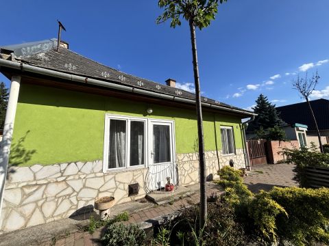 Eladó Ház 2112 Veresegyház Innovációs központ közelében