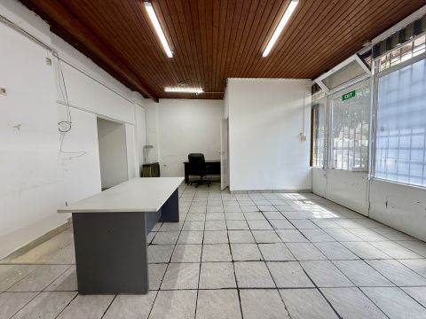 Kiadó Üzlethelyiség 1104 Budapest 10. kerület X: KIADÓ ÓHEGYEN, 120m2-es ÜZLETHELYISÉG.
