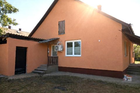 Eladó Ház 5440 Kunszentmárton , 5440 Kunszentmárton, Mentőállomás környéke