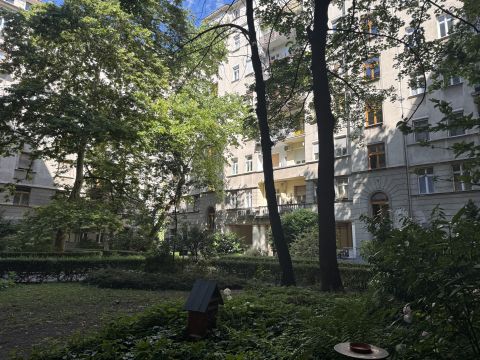Eladó Lakás 1137 Budapest 13. kerület , Újlipótvárosban a Főnix házban erkélyes, 2.5 szobás