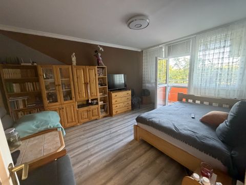Eladó Lakás 1181 Budapest 18. kerület , 3 szobás, jó állapotú lakás a Havannán,panelprogramos házban