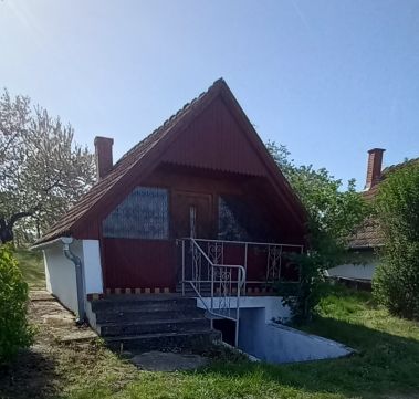 Eladó Ház 6320 Solt , Eladó zárt kerti tégla építésű présház a Solti Pincefaluban 