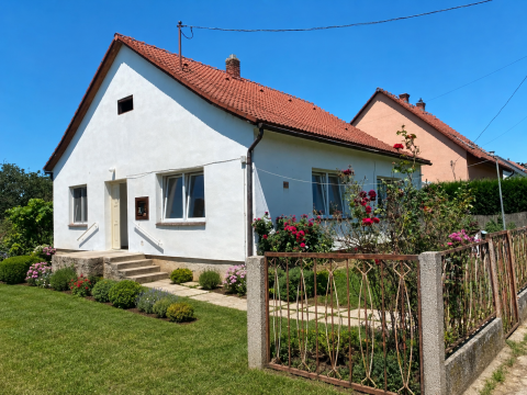 Eladó Ház 7833 Görcsöny PÉCS belvárostól 15 percre tágas családi ház lehetőségekkel
