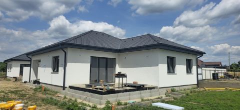 Eladó Ház 4400 Nyíregyháza Oros frekvenált kertvárosias részén