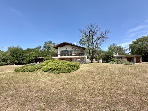 Eladó Telek 8228 Lovas , Panorámás gazdasági épület
