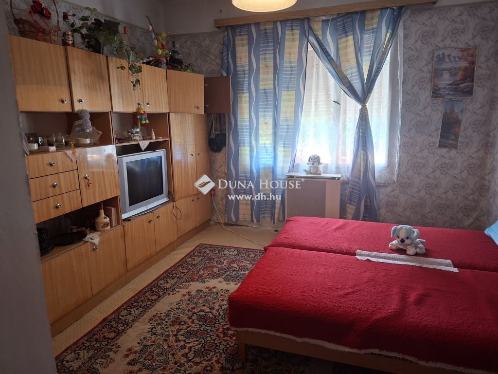 4465 Rakamaz , Nefelejcs u . — 1/17
