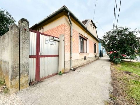 Eladó Ház 9473 Egyházasfalu , Patak utca közelében