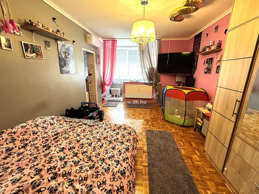 4400 Nyíregyháza , Szénatéri MOL benzinkút közelében — 1/21