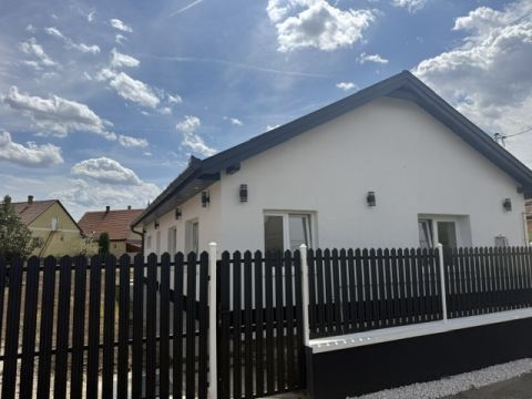 Eladó Ház 2766 Tápiószele 