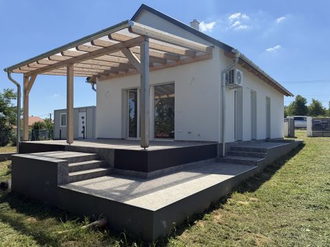 Eladó Ház 9554 Borgáta , csendes zsákutca a Termál közelében