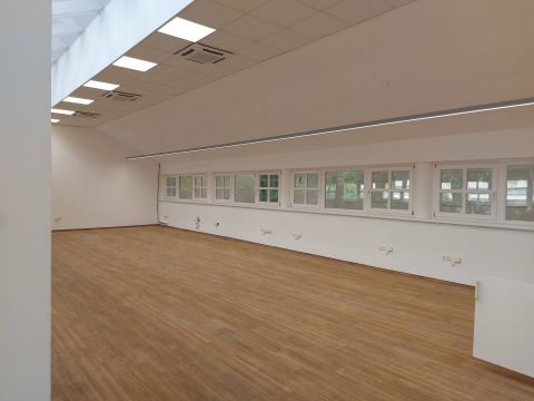 Kiadó Irodaépület 2100 Gödöllő 