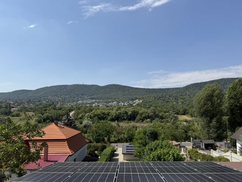 Eladó Ház 1037 Budapest 3. kerület , Örökpanorámás, igényes családi ház Aranyhegyen szép kerttel