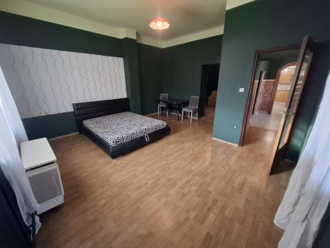 Eladó Ház 6100 Kiskunfélegyháza , Jó állapotú, 2 szobás, alacsony rezsivel