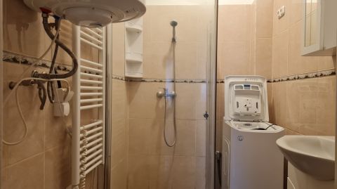 Kiadó Lakás 7623 Pécs Kiadó lakás - 2 szoba - Pécs Zsolnay szobor mellett