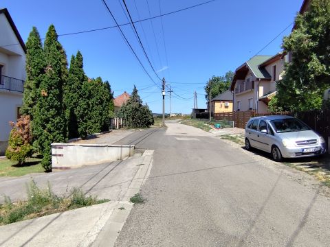 Eladó Ház 2173 Kartal Mikszáth utca 1