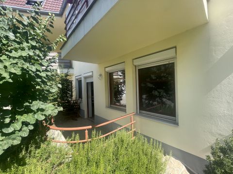 Kiadó Lakás 6000 Kecskemét , Belvárosi, bútorozatlan, földszinti lakás garázzsal kiadó!