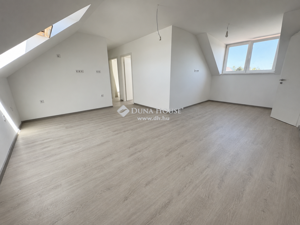 For sale Flat 2112 Veresegyház, 