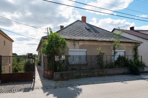 Eladó Ház 8000 Székesfehérvár 
