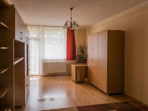 Eladó Lakás 8000 Székesfehérvár 