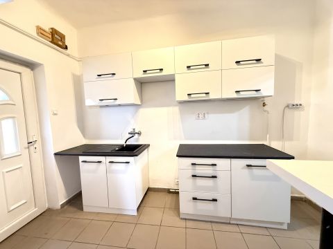 Eladó Lakás 1044 Budapest 4. kerület 