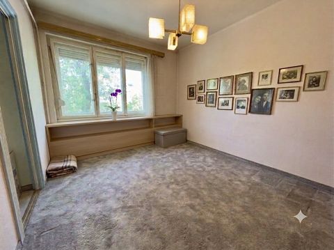 Eladó Lakás 6000 Kecskemét 3 szobás erkélyes lakás a Hunyadi városban garázzsal