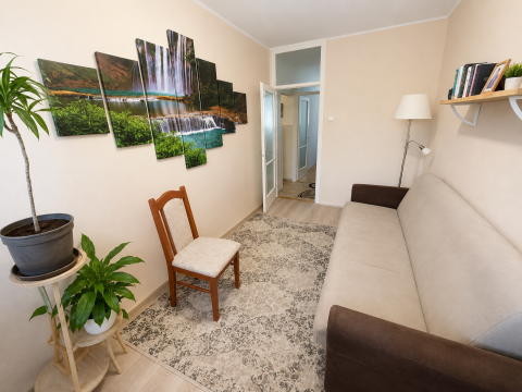 Eladó Lakás 1165 Budapest 16. kerület , 3 szobás erkélyes lakás a Jókai Lakótelepen