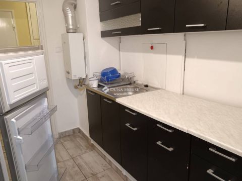 Eladó Lakás 2700 Cegléd 