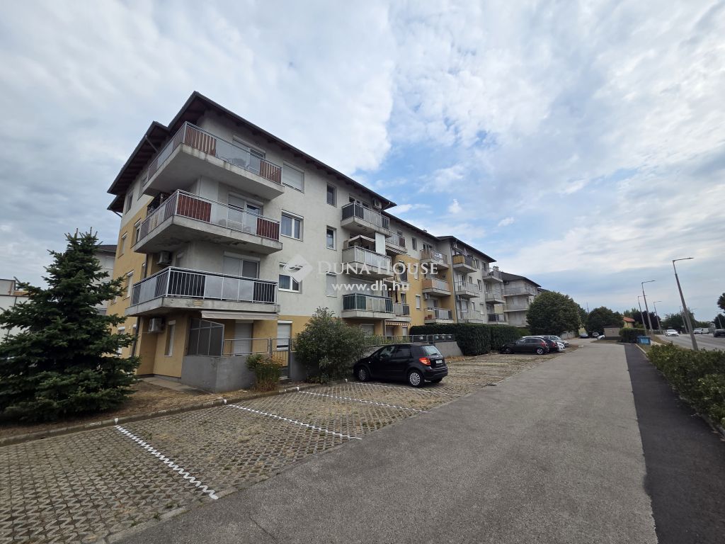 8200 Veszprém , Aulich Lajos utca — 1/23