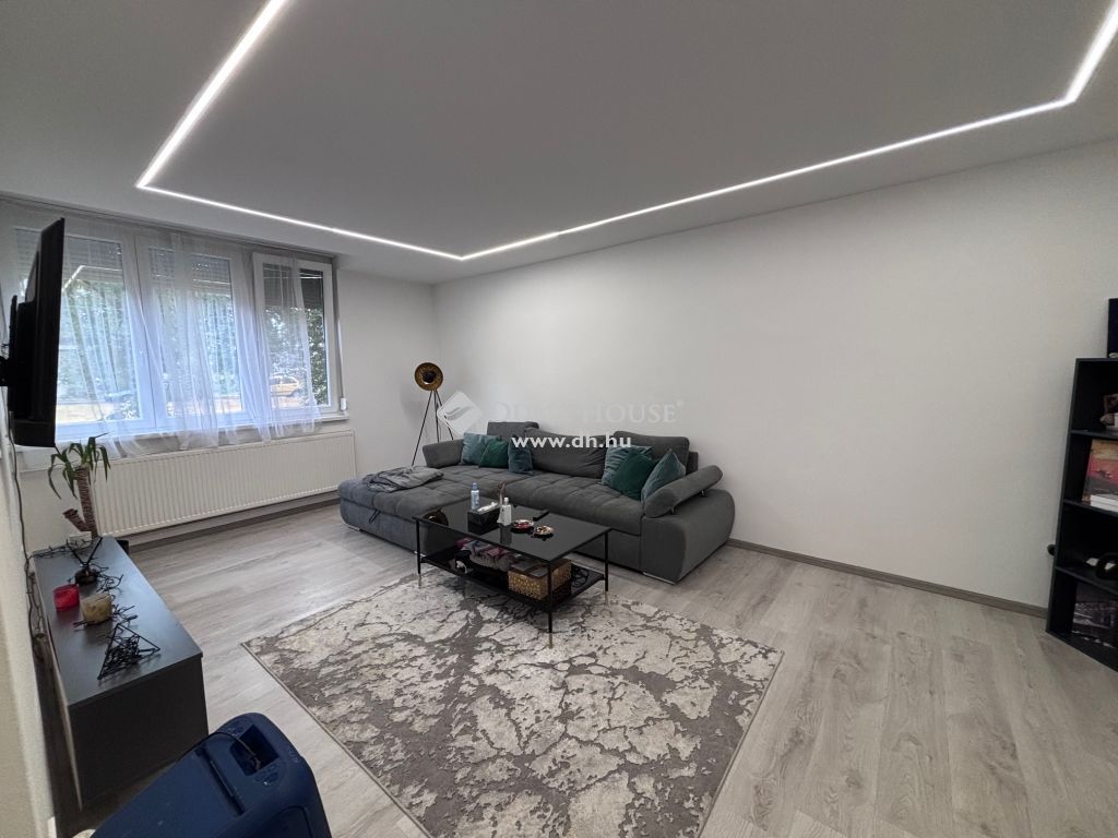 2541 Lábatlan — 1/13