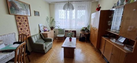 Eladó Lakás 6000 Kecskemét 2 szobás erkélyes lakás belvárosban a Színház közelében