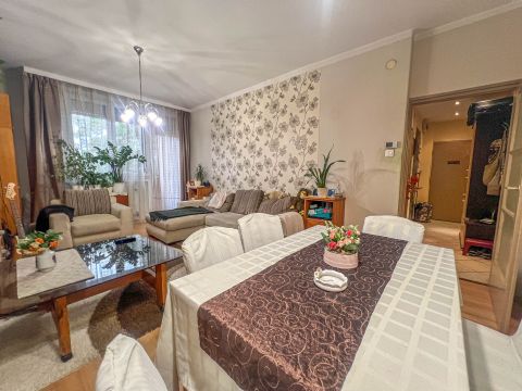 Eladó Lakás 1201 Budapest 20. kerület Példás házból, hőszigetelt, klímás lakás, cirkós fűtéssel!
