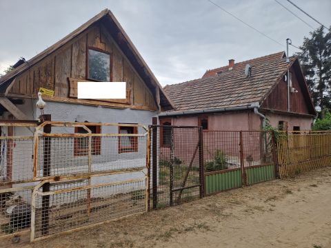 Eladó Ház 2764 Tápióbicske Tápióbicske Kispándon eladó gazdaságnak kialakított terület