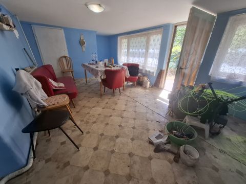 Eladó Ház 6100 Kiskunfélegyháza , Kétgenerációs tanya jól megközelíthető helyen