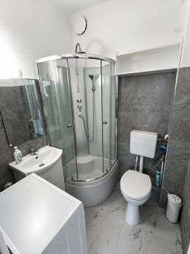 Kiadó Lakás 6000 Kecskemét Kecskemét Akadémia krt 