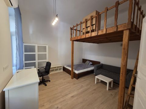 Eladó Lakás 1078 Budapest 7. kerület , 7. KERÜLET, VÁROSLIGETTEL A LÁTHATÁRON!