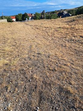 Eladó Telek 8191 Öskü , Bántai utca közelében