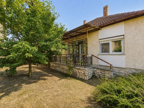 Eladó Ház 7140 Bátaszék 