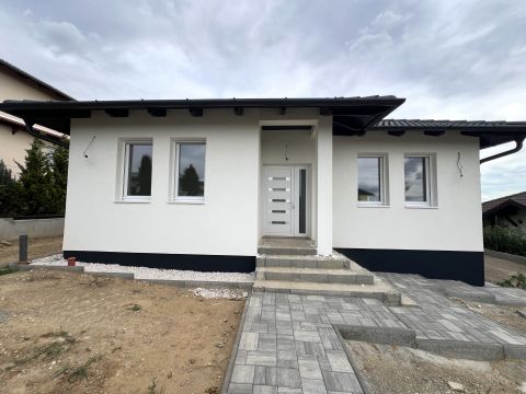 Eladó Ház 2119 Pécel 