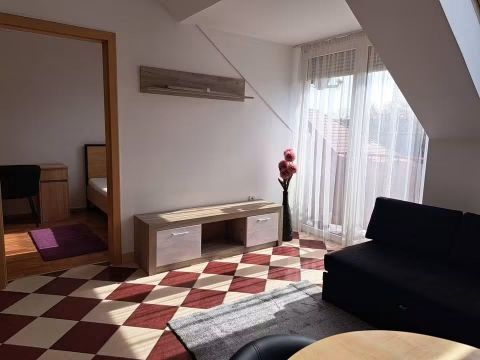 Kiadó Lakás 7622 Pécs 
