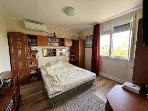 Eladó Lakás 7632 Pécs , Kertvárosi 3 szobás jó állapotú lakás.