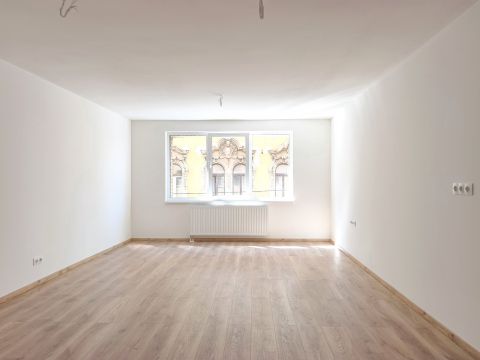 Eladó Lakás 1064 Budapest 6. kerület , TERASZOS Nappali 2 hálós lakás