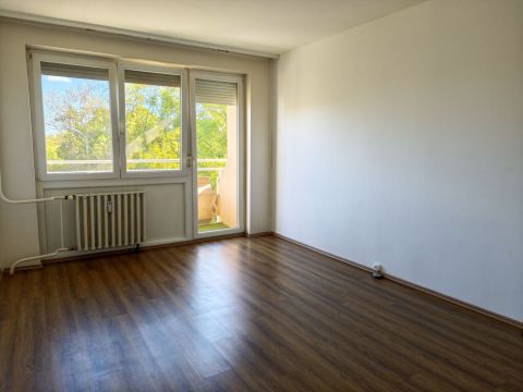 Eladó Lakás 9022 Győr , Győr Belvárosában 3. emeleti 55m2-es panel lakás eladó!