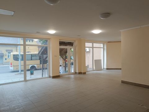 Eladó Ház 6000 Kecskemét , Máriaváros szélén társasházra alkalmas 965 nm-es telek