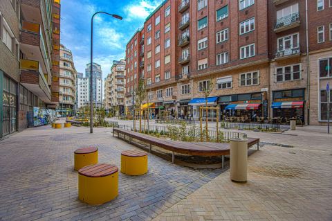Eladó Lakás 1075 Budapest 7. kerület Madách Térre Néző 2 erkélyes lakás!