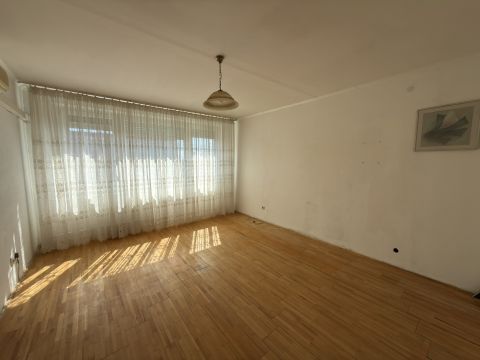 Eladó Lakás 1108 Budapest 10. kerület , Panelprogramos házban, azonnal költözhető lakás