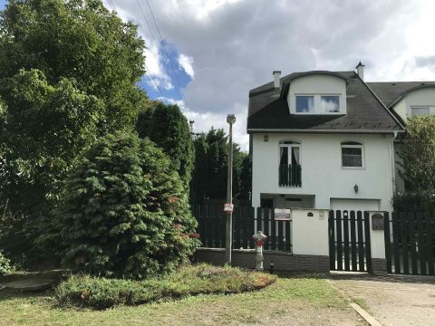 Eladó Ház 2045 Törökbálint 