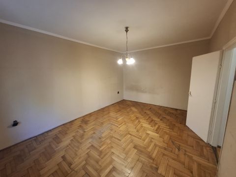 Eladó Lakás 1033 Budapest 3. kerület Meggyfa  Bogdáni utca sarok