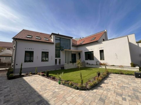 Eladó Lakás 6000 Kecskemét 6000 Kecskemét, Belvárosi prémium lakás eladó egy 4 lakásos