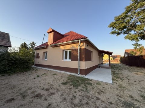 Eladó Ház 6050 Lajosmizse 